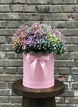 Цветочная композиция из Гипсофила и Розы в шляпной коробке в Шаталово