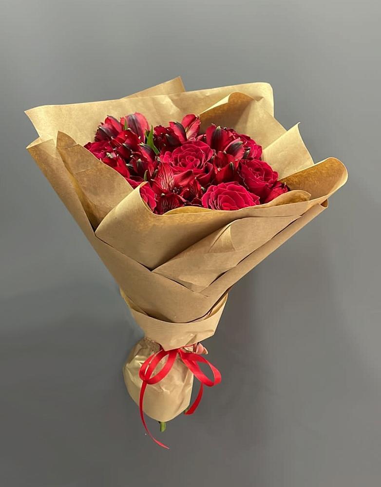 Букет цветов из: Альстромерии и Розы в Шаталово