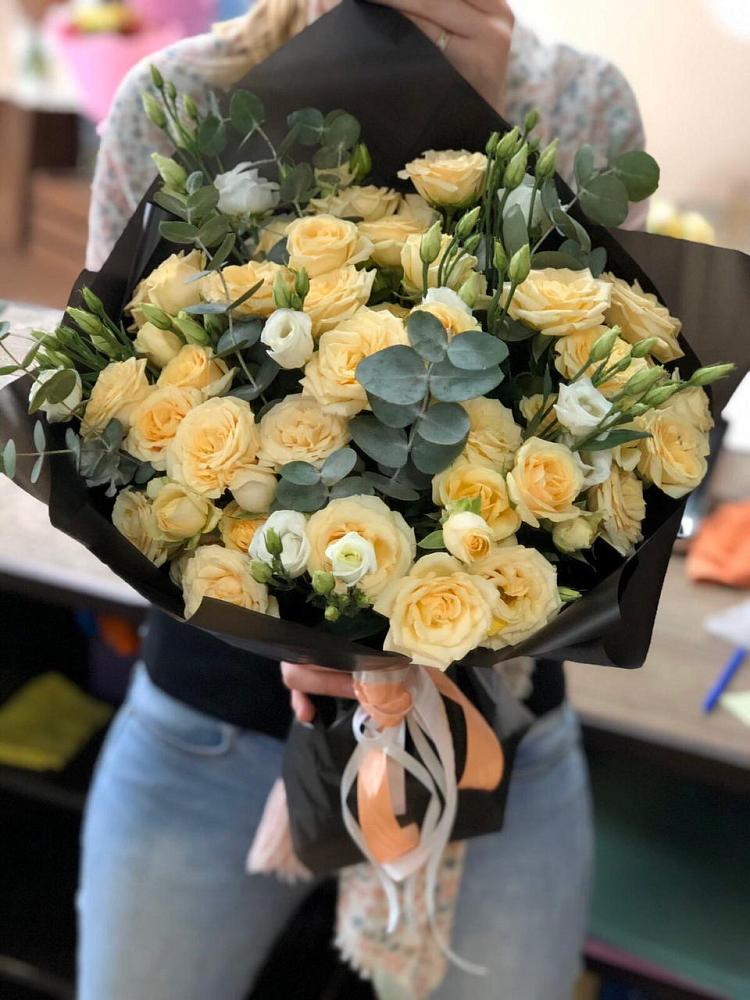 Букет цветов из: Розы и Лизиантусы в Шаталово