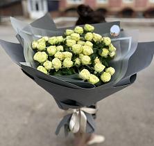 Букет Белые кустовые розы Солинеро в Шаталово