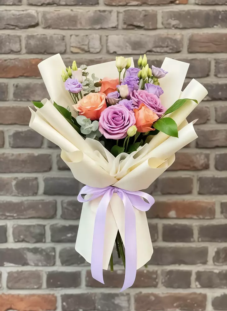 Букет цветов из: Лизиантусы и Розы в Шаталово