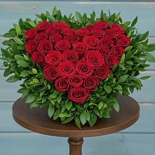 Цветочная композиция из Розы в виде сердца в Шаталово