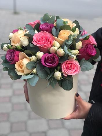 Цветочная композиция из Розы в шляпной коробке в Шаталово