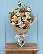 Букет цветов из:  Альстромерии, Лизиантусы, Розы и Хризантемы #REPLACE_PRED# Шаталово