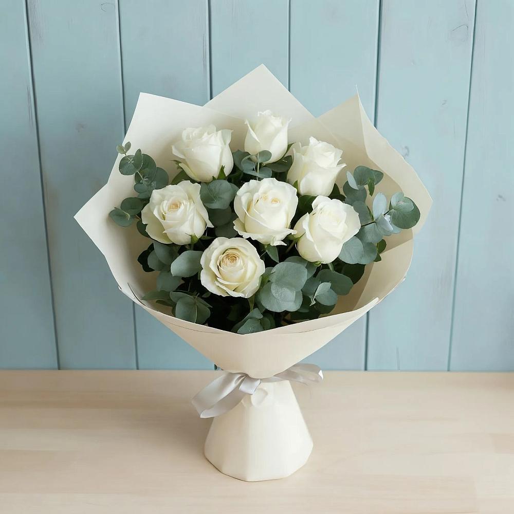 Букет Белые розы в Эвкалипте в Шаталово