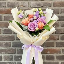 Букет цветов из:  Лизиантусы и Розы в Шаталово