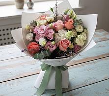 Букет цветов из:  Розы, Лизиантусы и Гвоздики в Шаталово