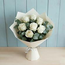 Букет Белые розы в Эвкалипте в Шаталово
