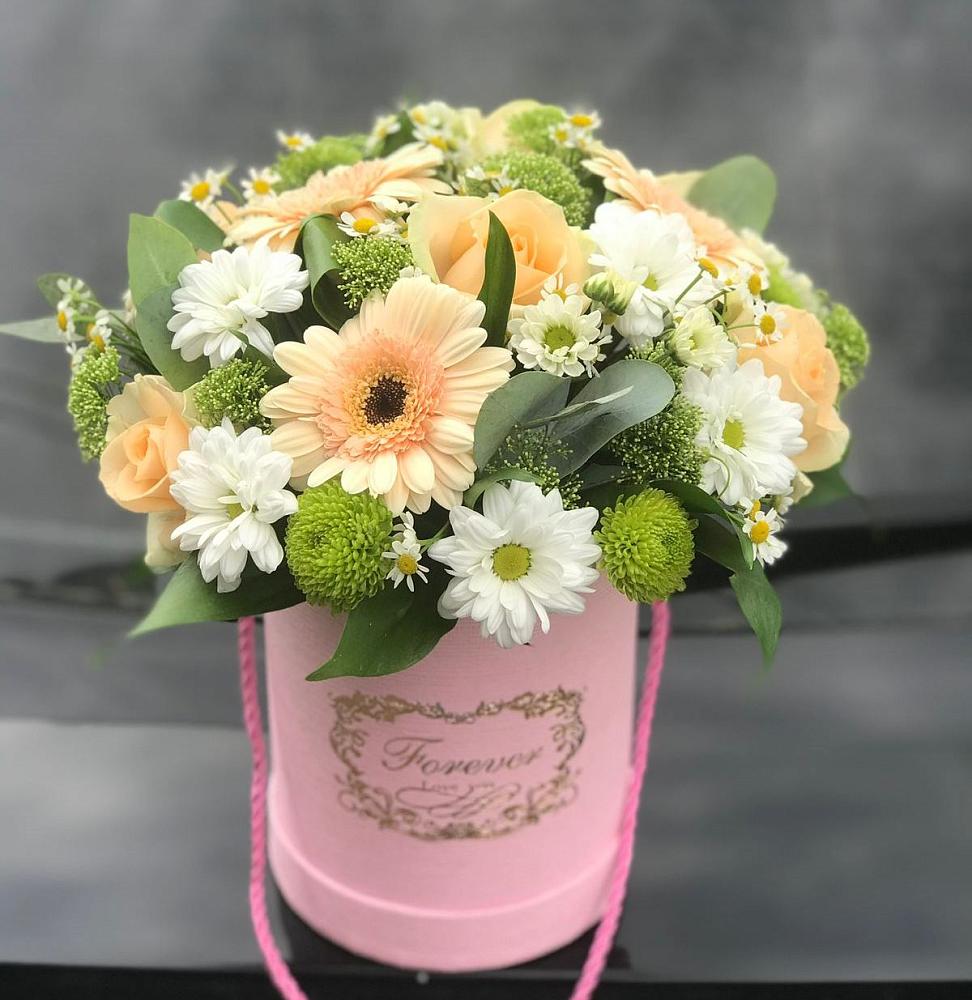 Цветочная композиция из Розы, Герберы и Хризантемы в шляпной коробке в Шаталово