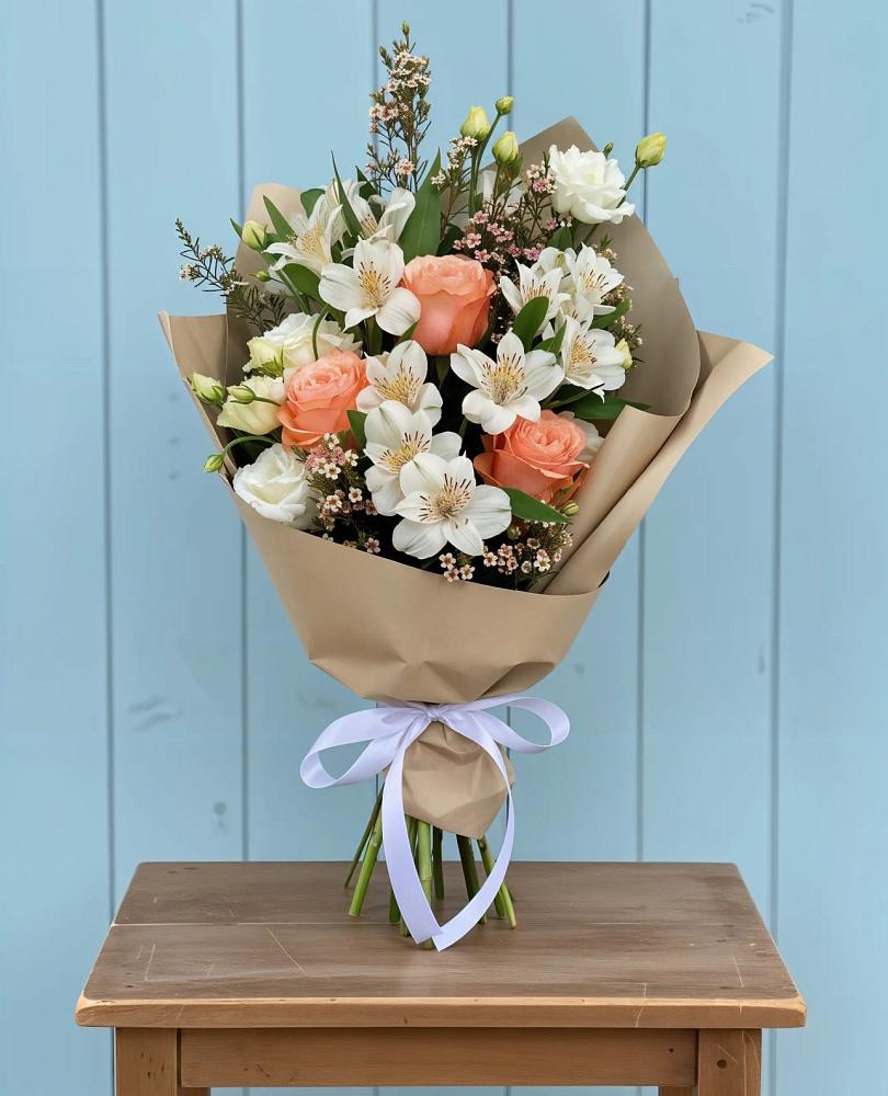 Букет цветов из: Альстромерии, Лизиантусы, Розы и Хризантемы в Шаталово